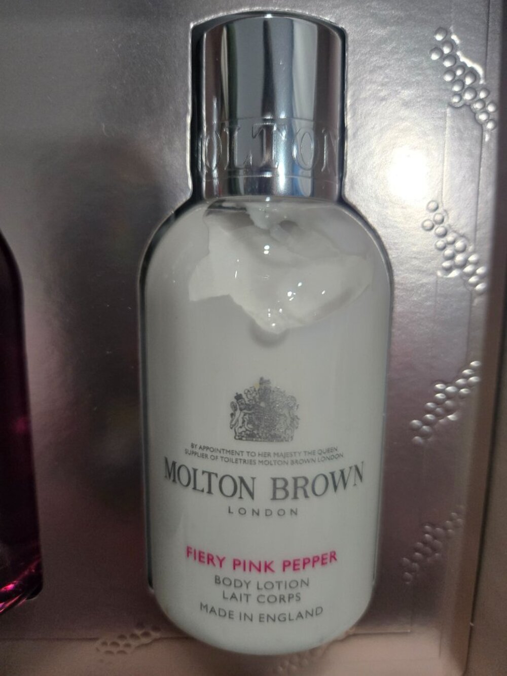 Molton Brown Fiery Pink Pepper Travel Gift Set - Picture 5 of 10